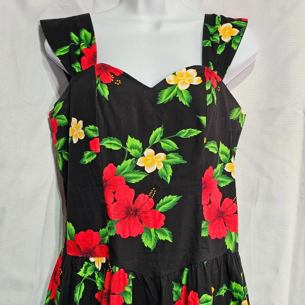 Vintage Royal Creations Hawaiian Dress‎ Black Red Hibiscus Floral Midi Smocked M